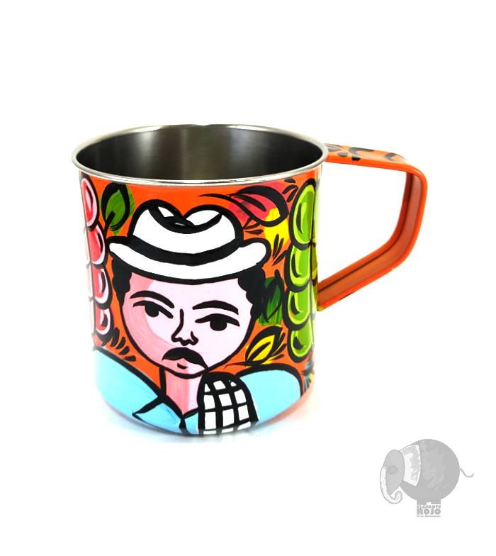 Taza o Pocillo de Campesinos Cafeteros Paisas con racimos de café. - Image 3